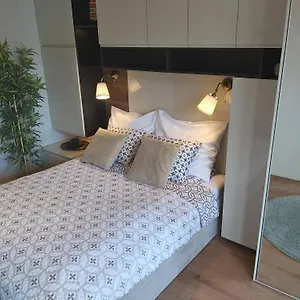 Apartamento Siedmiogrodzka - Handy Location, Aircon & Garage Free, Varsovia